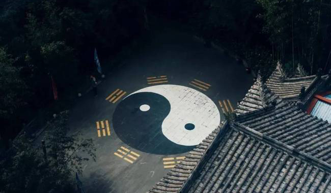 铜门入户门风水装修的5个常见问题_铜盟荟铜门